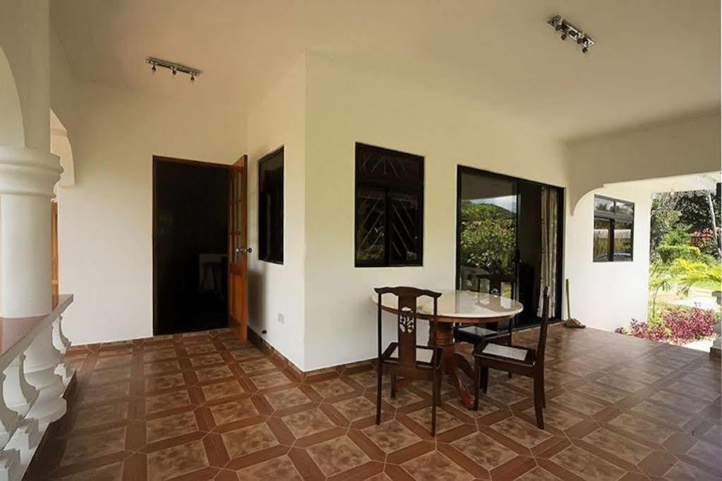Coco Bay Guest House Anse Volbert Village Exterior foto